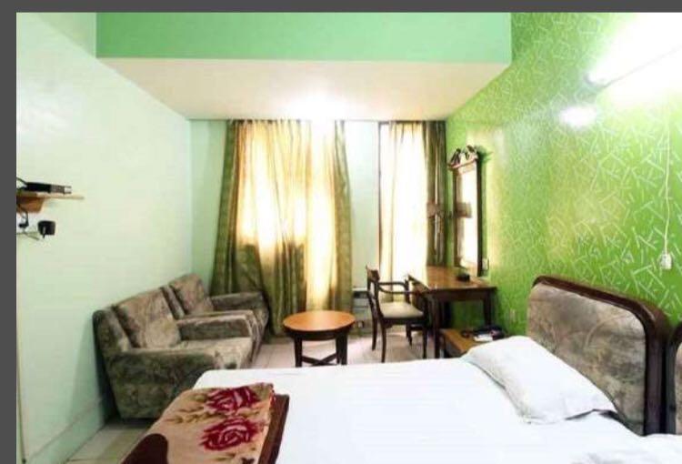 Hotel Sukant Palace Делі Екстер'єр фото